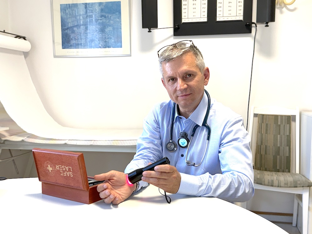 Dr. Balázs Ákos Györk - lágylézer szakértő - orvos - a Safe Laser és a B-Cure lézer specialistája