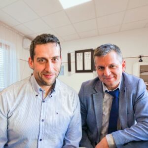 Temesvári Richárd és Dr. Balázs Ákos Györk - az Otthoni Kezelés rendelőjében